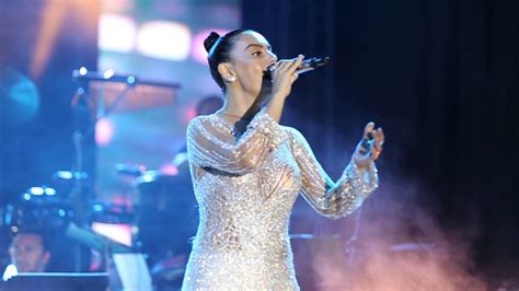 Ebru Gündeş’s Queens of Pop Concert: A Night of Timeless Melodies and Unexpected Twists!